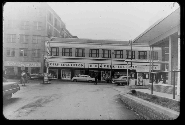 Belk-Leggett, Chapel Hill Street facade, before 1960