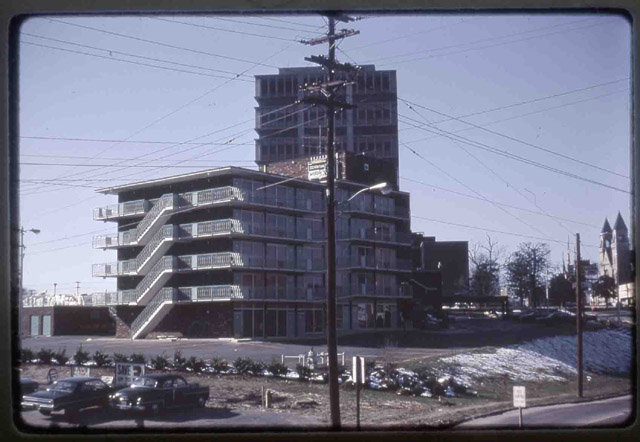 Downtowner Motor Inn, 1967