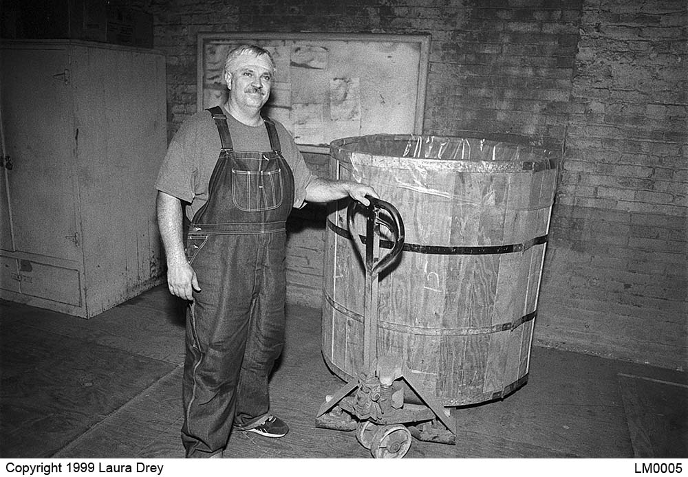 image of a large storage barrel called hogshead